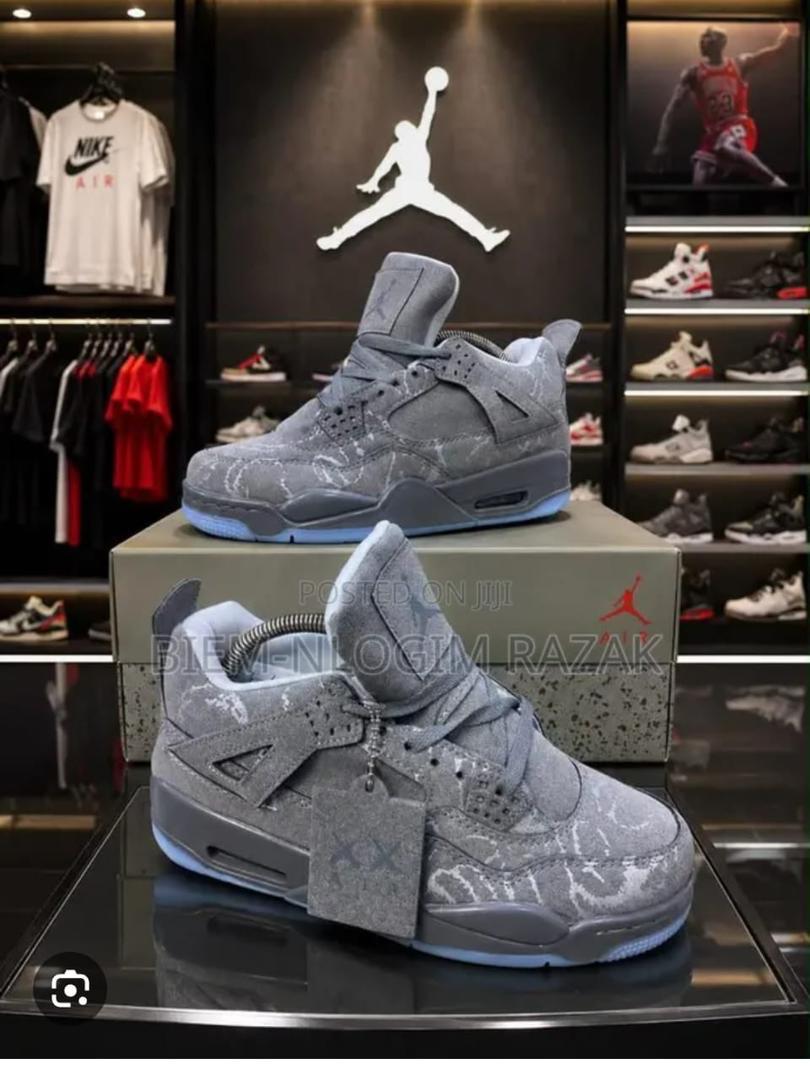 Men sneakers